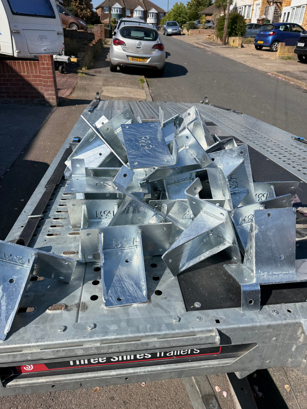 Winch bracket