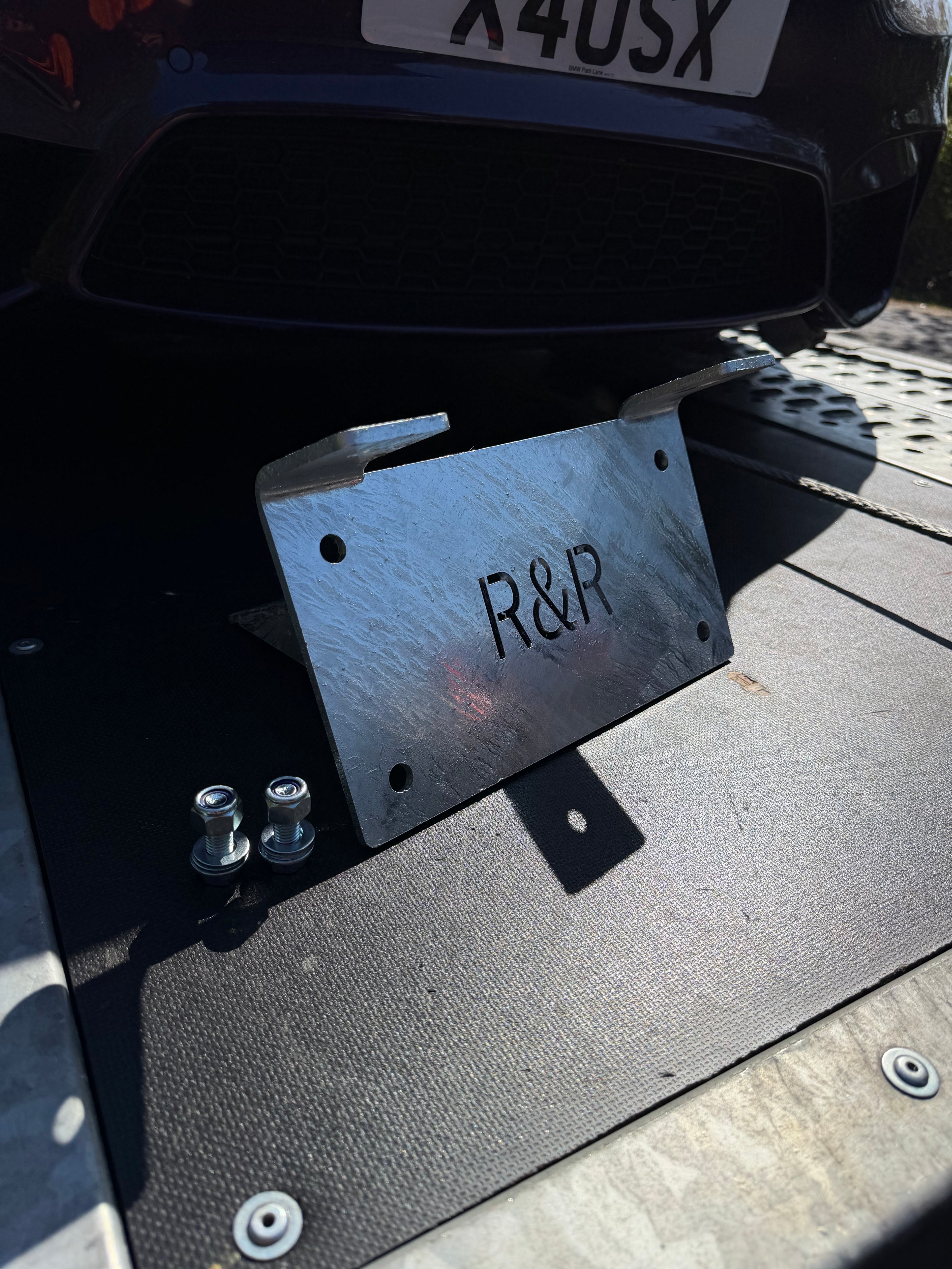 Winch bracket