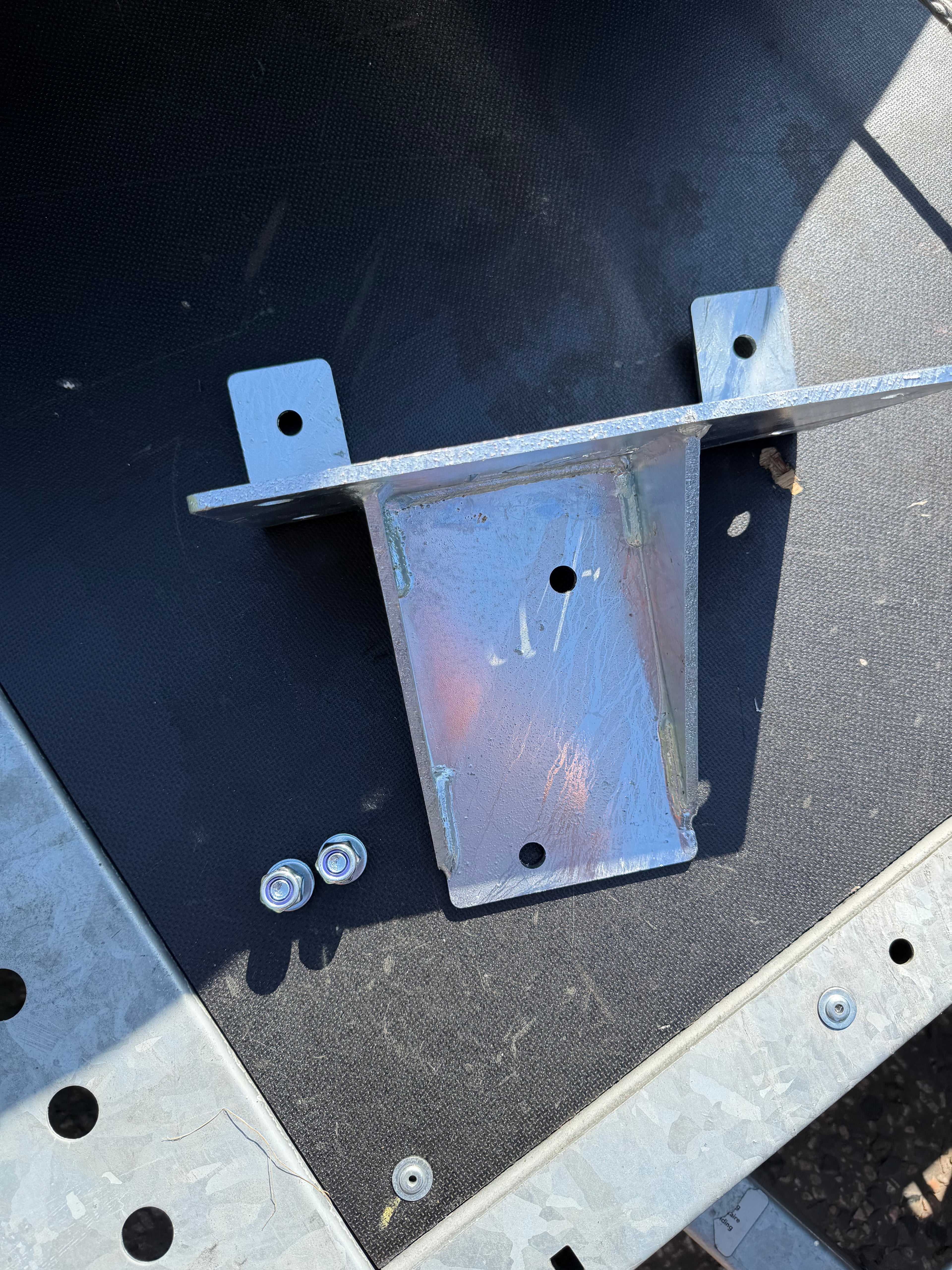 Winch bracket